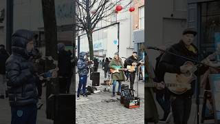 英国街头乐队表演 Band performing on the streets of UK