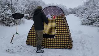 Living alone in the wilderness: building shelter and preparing food in freezing weather  #camping