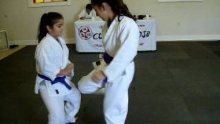 Okinwa Goshukan-Ryu Iron Body training drill - juniors