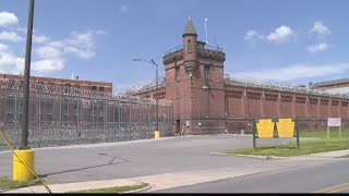 What measures are being taken to keep prisoners and prison staff safe at SCI Huntingdon?