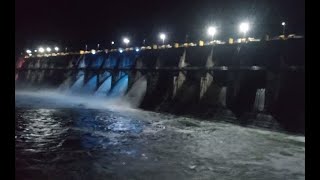 वाघूर धरण १०० टक्के भरले,रोषणाईमुळे धरण उजळून निघाले