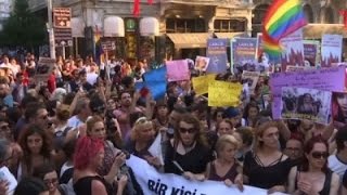 Raw: Transgender Woman's Death Sparks Protests