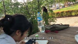 第一次去国立大学和老挝女大学生见面，她很漂亮，感觉恋爱了