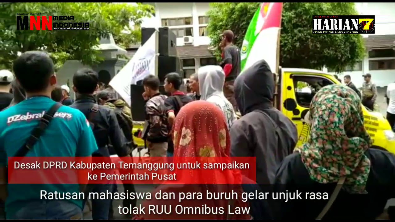 Tolak RUU Omnibus Law, Ratusan Mahasiswa Dan Buruh Di Temanggung Gelar ...