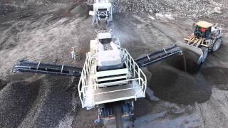 Metso Lokotrack® LT220D™ mobile crushing & screening plant