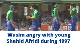 Wasim Akram angry with young Shahid Afridi | 1997 C&U Series Australia at Sydney | Funny Moment |