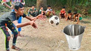 ফুটবল বালতিতে ফেলতে পারলে পাবে পুরস্কার, গ্রামের প্রতিযোগিতা  football  challenge