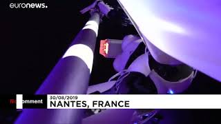 Robots take up pole dancing at French night club