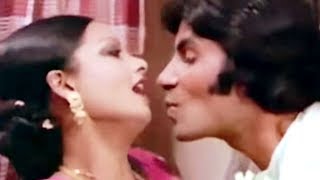 Amitabh Bachchan at Rekha's birthday | Do Anjaane | Bollywood Scene 14/31