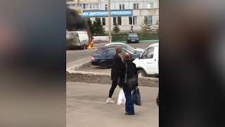 В Красноярске горит автомобиль