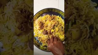 ಚಿಕನ್ ಬಿರಿಯಾನಿ ಬನ್ನಿ ಊಟ ಮಾಡಿ😋#chicken biryani#youtubeshorts#lunchtime #trending#viral