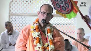 20160806 H.H.Jayapataka Swami gives a morning S.B. class in Mayapur.