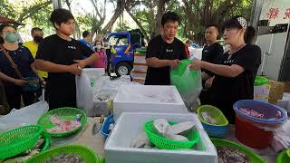 帥老爸整個就是喝太多 宿醉的樣子 中彰海王子 彰化八卦山體育館 海鮮叫賣 海鮮拍賣 叫賣哥