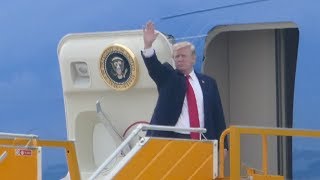 Tổng thống Donald Trump rời Đà Nẵng - dân vẫy chào 2 bên đường