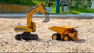 Excavator work performance, excavator loading dump truck, children's engineering car model toy