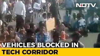 Jallikattu Protests Block Major Roads, Flyovers In Chennai