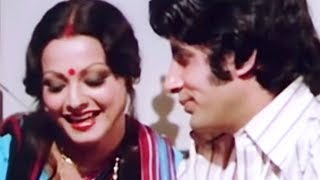 Amitabh Bachchan gives Rekha money | Do Anjaane | Bollywood Scene 7/31