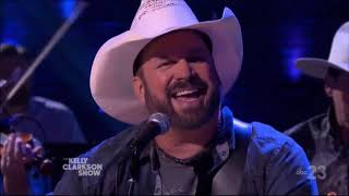 Garth Brooks sings "Friends In Low Places" Live Concert Performance Nov 2019 HD 1080p