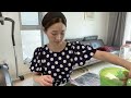 vlog 부케순이 친구를 위한 꽃바구니 만들기💐 키토제누와즈로 만든 생화케이크🎂 유부를 위해 타일 카페트 깔았어요🧸❤️