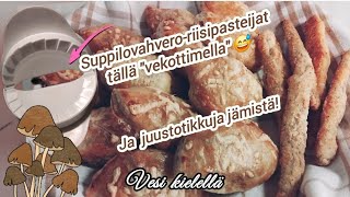 Suppilovahvero-riisipasteijoita ja jämätaikinasta juustoisia tikkuja !