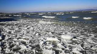 Siófokon jegesedő Balaton