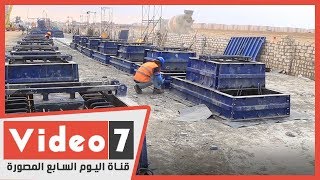 شاهد.. يوم في حياة مهندس بمشروعات القطار الكهربائى