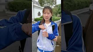 【家里蹲校草】 小姑娘遇到危险机智求助陌生人，将人贩子绳之以法！ #正能量短剧 #农村正能量  #人间温暖 #感动瞬间#家庭矛盾 #剧情反转 #好人有好报 #感动 #亲情 #传递温暖 #善待老人