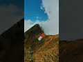 Pengibaran Bendera Merah Putih Raksasa dipuncak Gunung Andong #shorts #gunungandong #benderaraksasa