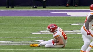 Travis Kelce Suffers Non-Contact Injury vs Vikings (Limped Off)