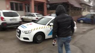 ELŐZETES - Beütötte a rendőr a kiskutyát a csomagtartóba