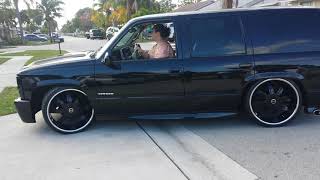 my old 99 tahoe slammed on 24s