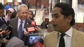 Umno sec-gen explains why Sabah reps may want to leave; Khairy dodges question