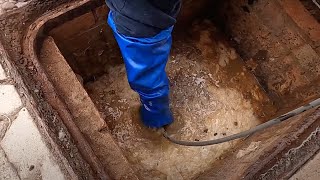 Badly Clogged Manhole! Deep Cleaning!!