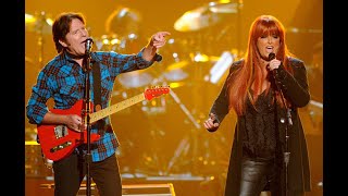 John Fogerty (Creedence Clearwater Revival) & Wynonna Judd Sing "Proud Mary"
