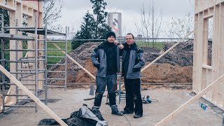 KLEINES HAUS ZUM SELBER BAUEN || Aufstellen der ersten Außenwände || Holzrahmenbau || Teil 1