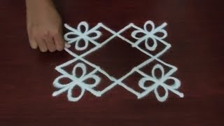 सकाळच्या घाई गडबडीत काढा ही 4 ते 4 ठिपक्यांची छोटी रांगोळी | dots kolam | muggulu designs | rangoli