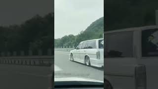 V8のアメ車