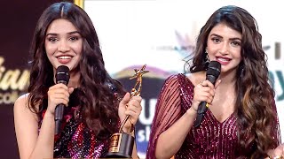 Krithi Shetty & Sreeleela's cute speech at the South Movie Awards after receiving Best Debut Awards