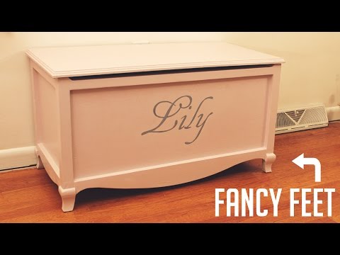 DIY Toy Chest with Hand-Painted Lettering DIY Toy Chest with Hand-Painted Lettering