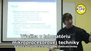 Výučba v laboratóriu mikroprocesorovej techniky na KTPE