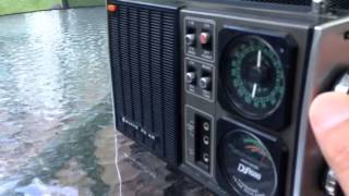 AM Radio Shootout: a cheapo Sanyo versus GE Superradio