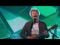 Ed Sheeran Performs ‘Shivers’