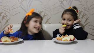 ლიზი და ანანოს ჩელენჯი ხილის ჭამაში, Lizzy and Anano's Challenge fruit eating