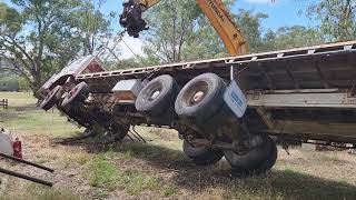 International T2670 twin steer bogie drive roll over