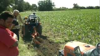 KUBOTA B 2420 \u0026 B 2530 EKİP ÇALIŞMASI .mp4