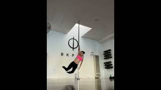 Pole dance free dance practice #poledance #polemove #aerialdance #freedance 钢管舞练习