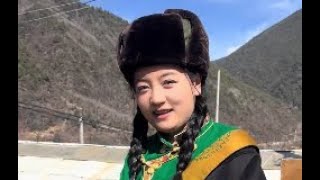 进藏旅行，偶遇一位藏族姑娘很像小燕子，性格活泼开朗，没想到背后的故事让人感动又心酸！加油小燕子越来越好！#记录我的农村生活 #藏族姑娘 #山里的姑娘