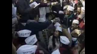 News Nght: AAP invites Anna Hazare and others for oath ceremony