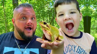 BUG HUNT with CALEB in the WOODS! CATCHing FROGS & BUGS with MOM, DAD and AUBREY!