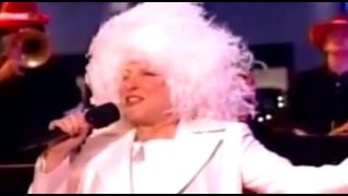 Bette Midler - Cool Yule (Music Video)